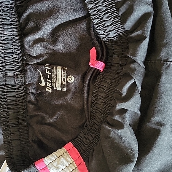 Bundle-Nike shorts - Picture 4 of 7